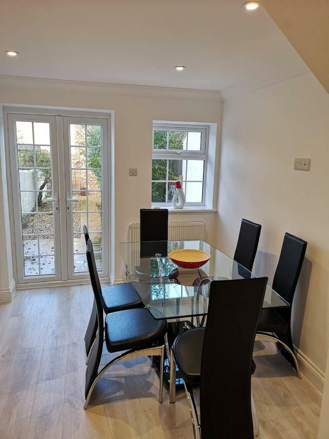 Guildford Town House Vila Exterior foto